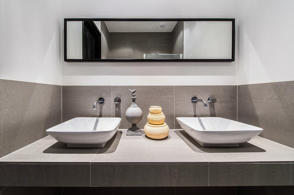 Short Stay Group Tropen Serviced Apartments Амстердам Стая снимка